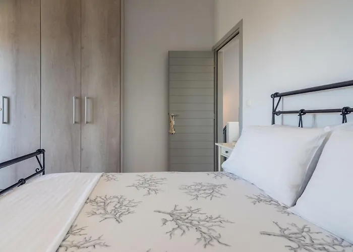 Milian * Adamantas (Milos)